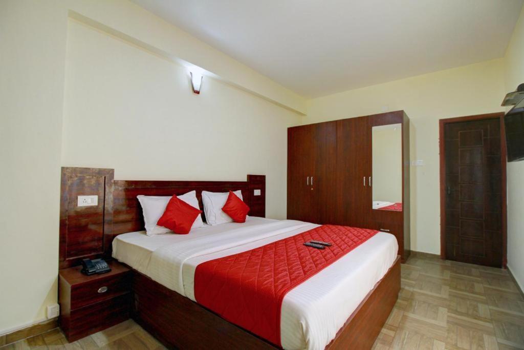 Pinehill Suits Ooty Esterno foto
