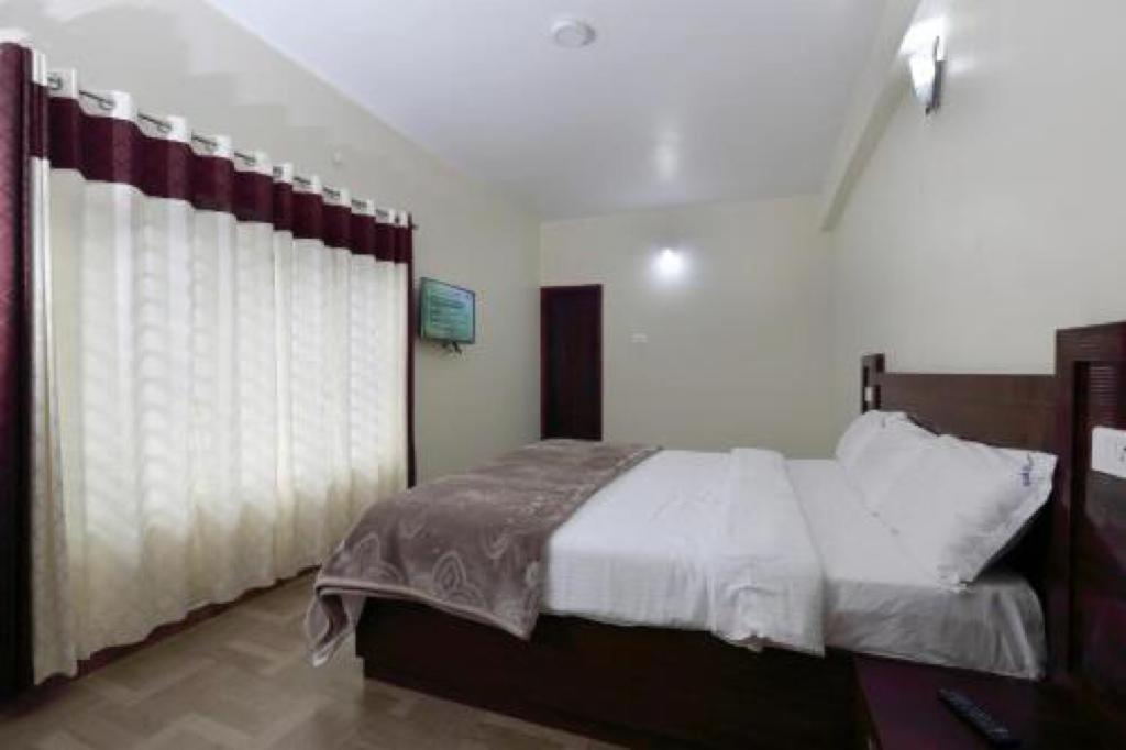 Pinehill Suits Ooty Esterno foto